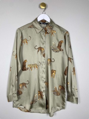 Zara str. M <br/> grøn skjorte med leoparder