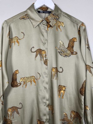 Zara str. M <br/> grøn skjorte med leoparder