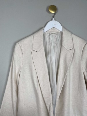Stradavarius str. 40 <br/> råhvid blazer