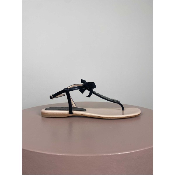 Marron str. 38,5 <br/> sandal med sløjfe og nitter