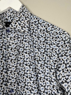 Sand str. S <br/> langærmet blomstret skjorte, slim fit