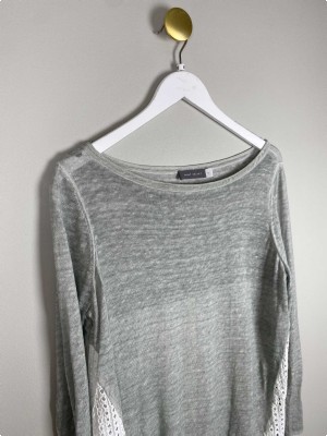 Mint Velvet str. M <br/> bluse med hulmønster bagpå