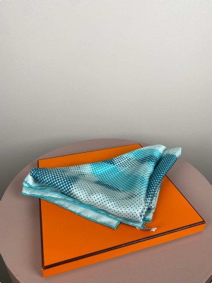 Hermès <br/> silketørklæde "Joséphine Danse"