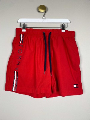 Tommy Hilfiger str. M <br/> røde shorts