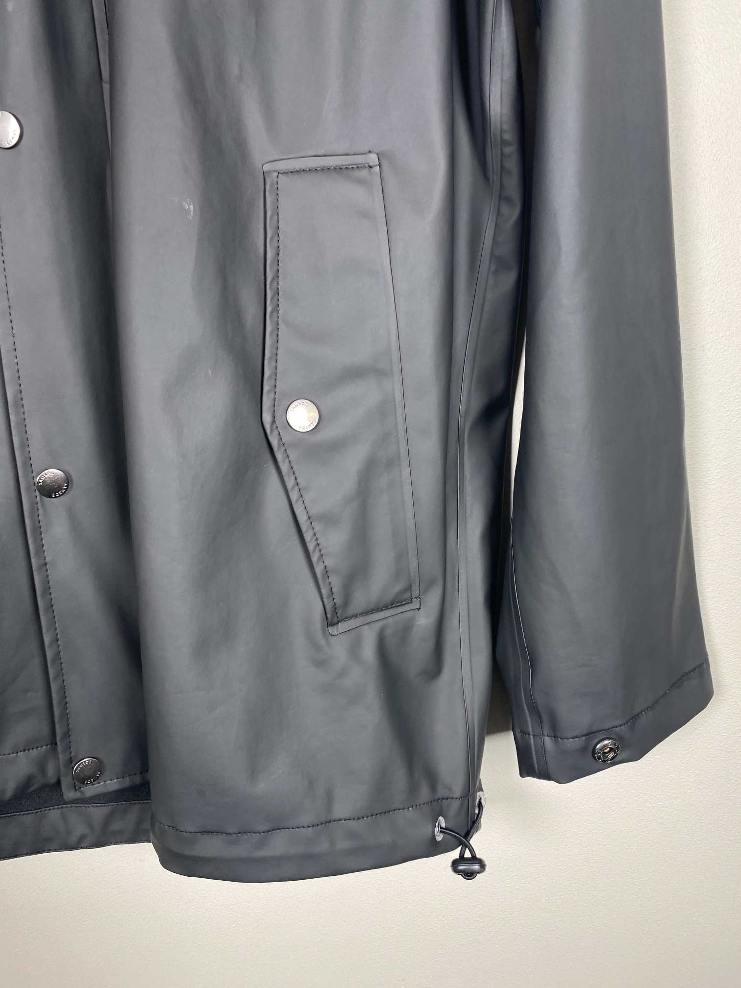 Samsøe & Samsøe str. S <br/> sort regnjakke - Billede 2