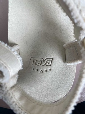 Teva str. 39 <br/> hvide sandaler