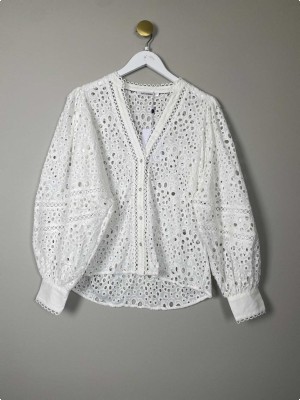 Co'Couture str. S <br/> hvid bluse med hulmønster