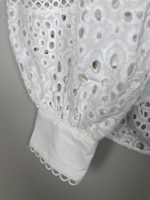 Co'Couture str. S <br/> hvid bluse med hulmønster
