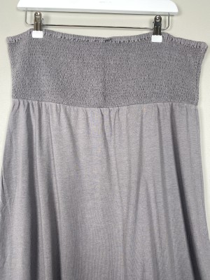 Esprit str. XXL <br/> grå stropløs kjole med smock