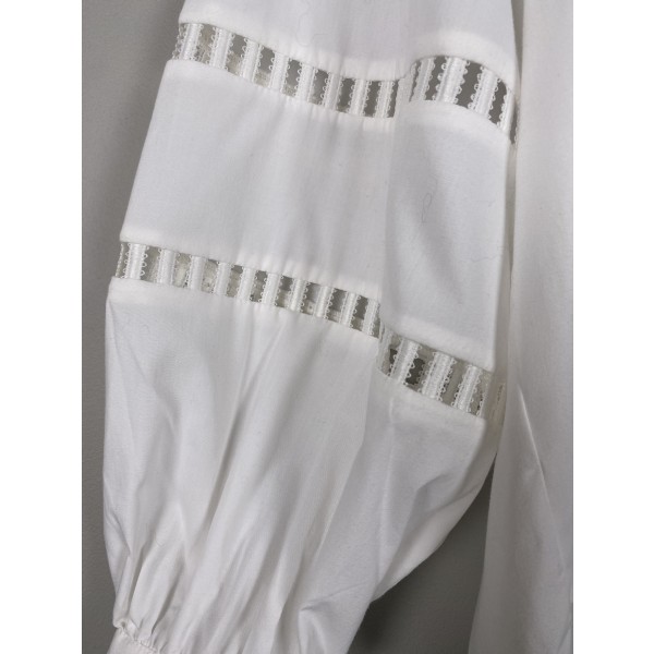 Vero Moda str. M <br/> hvid skjorte med hul detaljer - Image 2