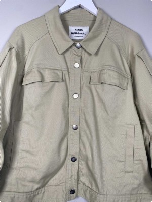 Mads Nørgaard str. 44 <br/> grøn denim jakke