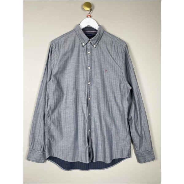 Tommy Hilfiger str. 40 <br/> Grå stribet skjorte
