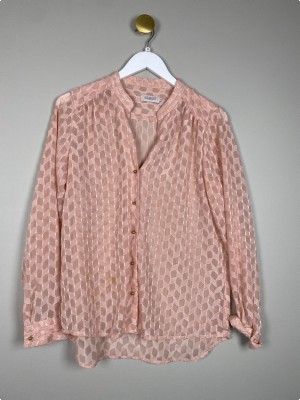 Soaked str. M <br/> rosa skjorte med guld knapper