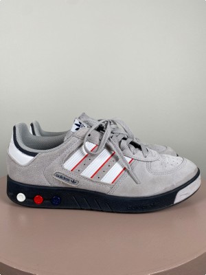Adidas str. 44,5 <br/> grå sneakers