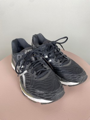 Oasics str. 39 <br/> sorte sneakers