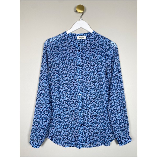 Modström str. XS <br/> blomstret blå bluse