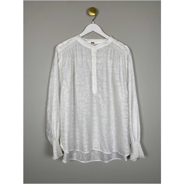 Gustav str. 44 <br/> hvid bluse