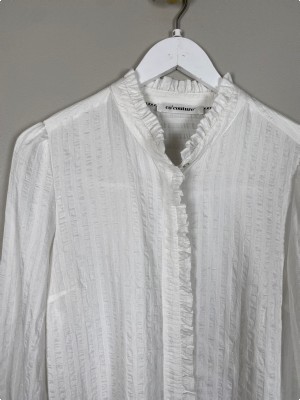 Co´Couture str. M <br/> hvid skjorte med flæsedetaljer