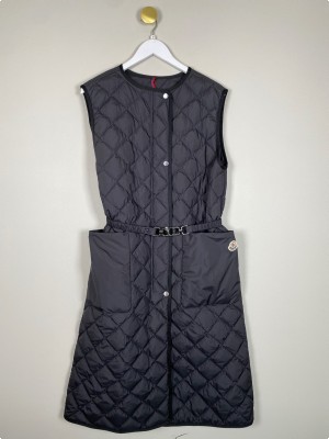 Moncler str. M <br/> black butor diamond quilted long gilet
