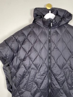 Mos Mosh str. XS/S <br/> poncho jakke med knapper i siderne