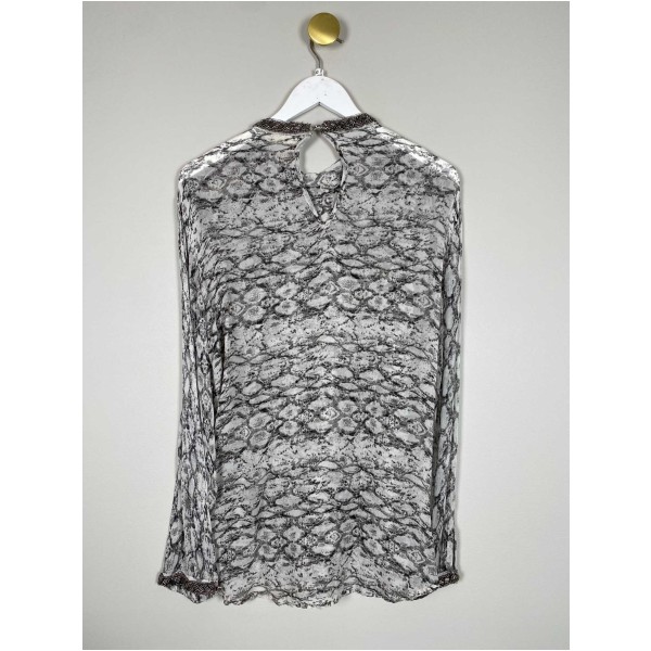 Dranella str. 40 <br/> bluse med detalje ved kraven - Billede 3
