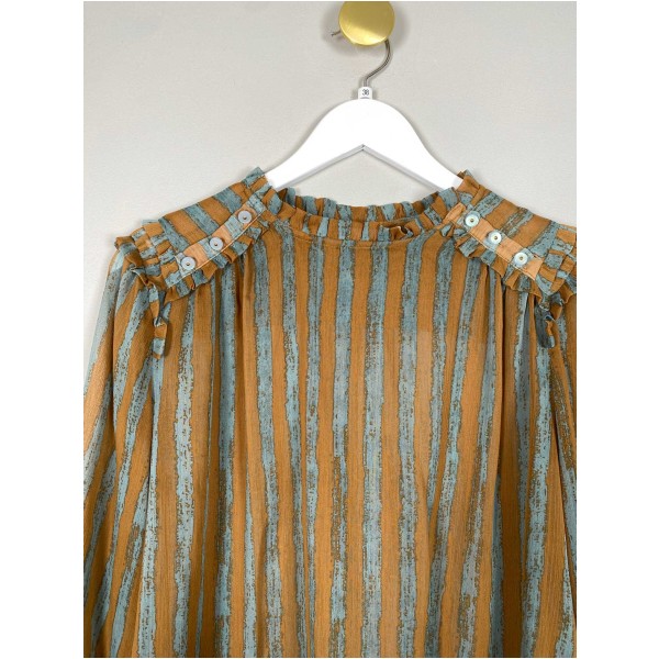 Coster Copenhagen str. 38 <br/> stribet bluse med flæsedetaljer - Billede 2