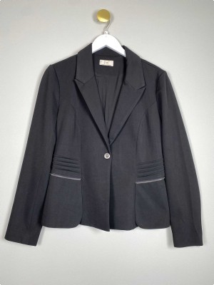 Isay str. 40 <br/> sort blazer