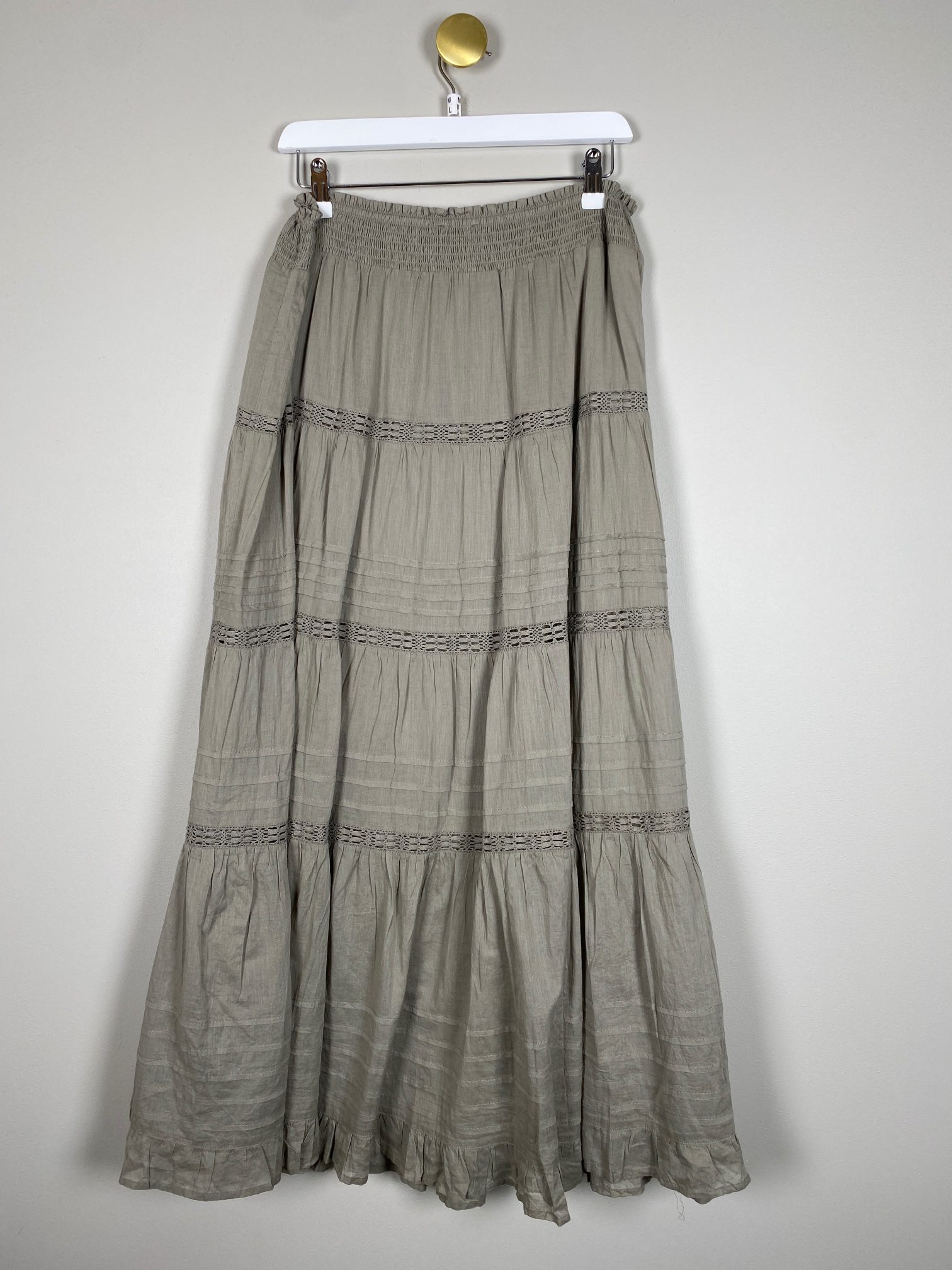 Neo Noir str. M/L <br/> lang nederdel med hulmønster, støvet grøn - Billede 3