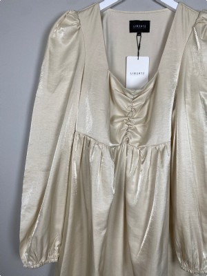 Liberté str. M <br/> beige metallic kjole