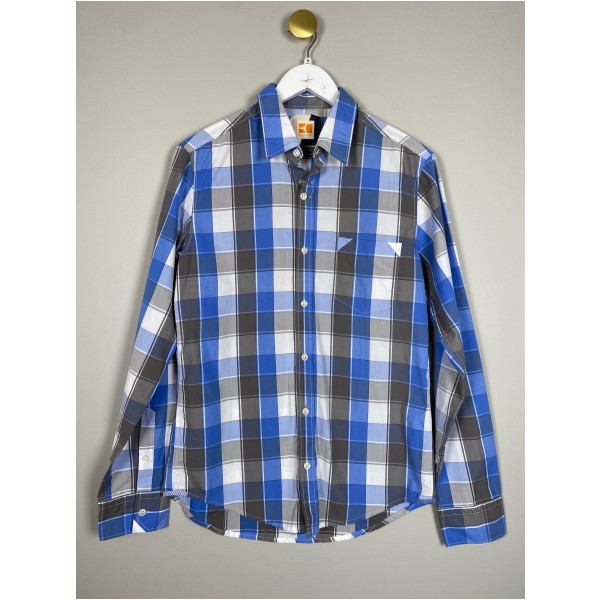 Hugo Boss str. M <br/> ternet skjorte