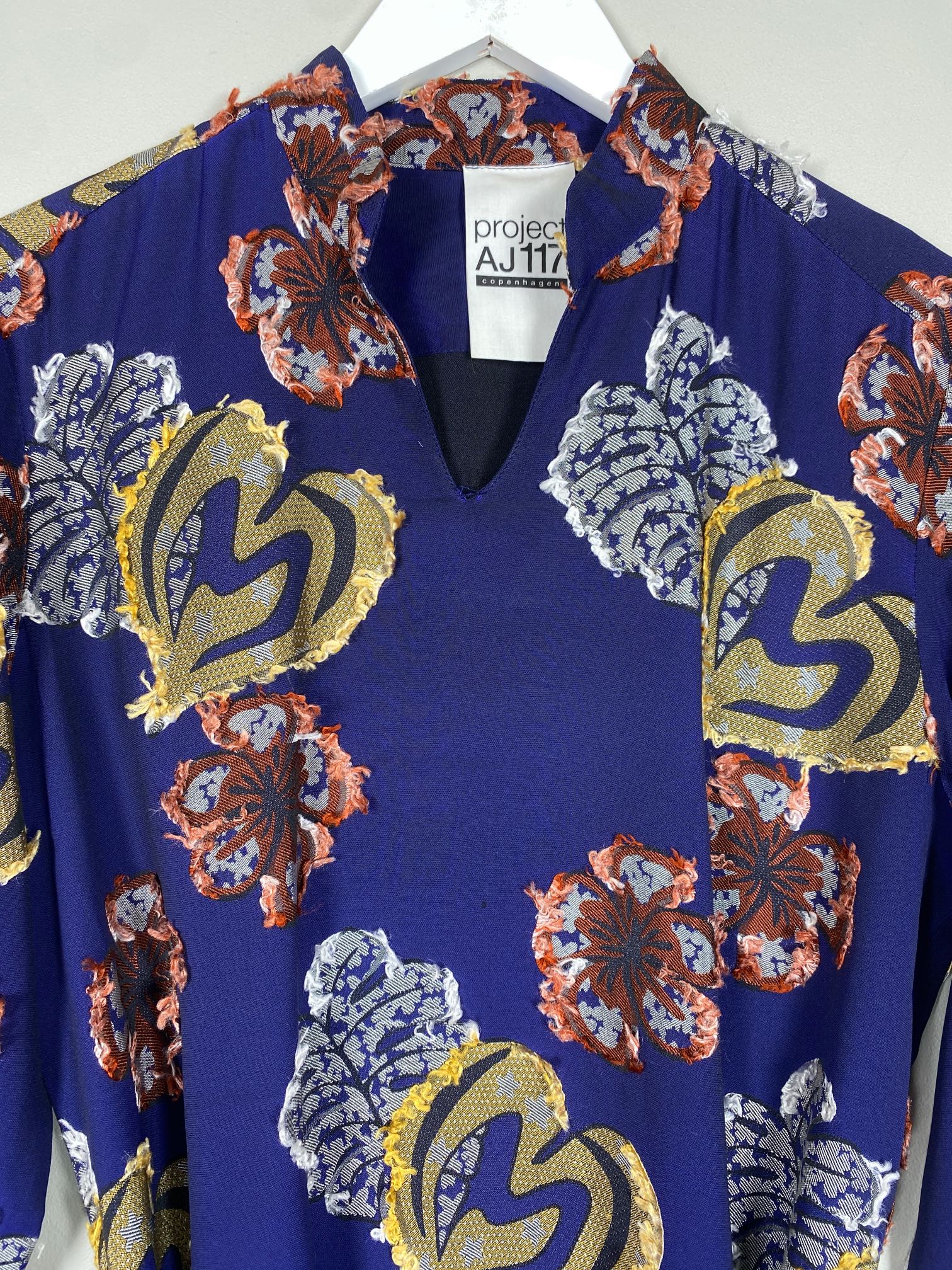 Project AJ117 str. S <br/>blålilla kjole med blomster og hjerter - Billede 2