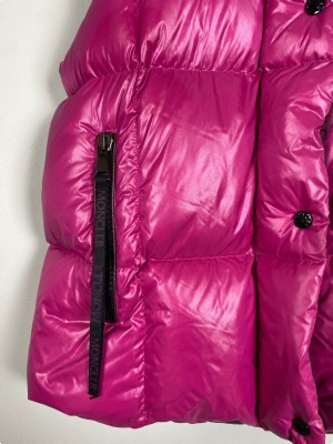 Moncler str. S<br/> pink vest med gåsedun