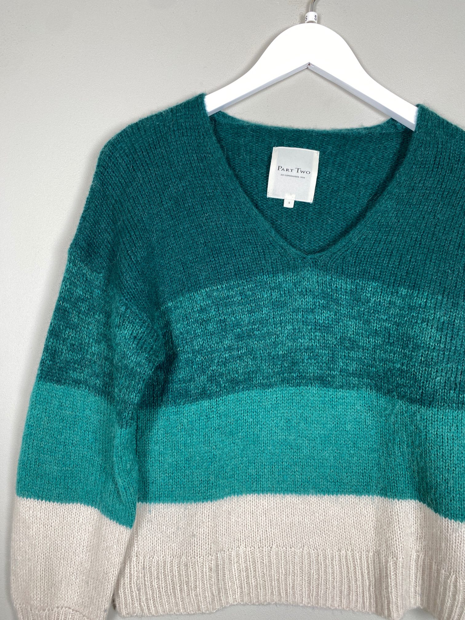 Part Two str. S <br/> grøn og råhvid strikbluse - Billede 2