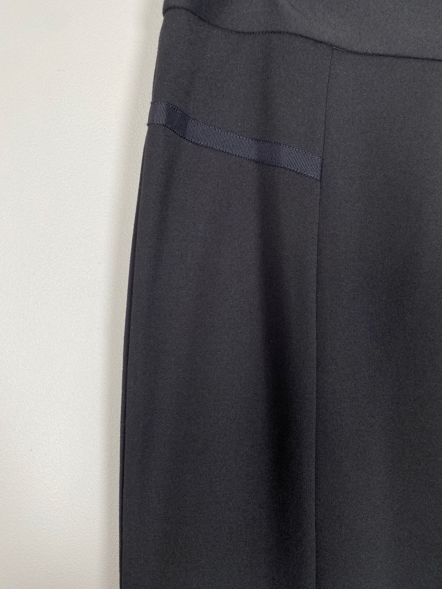 PBO str. M <br/> sort nederdel - Billede 2