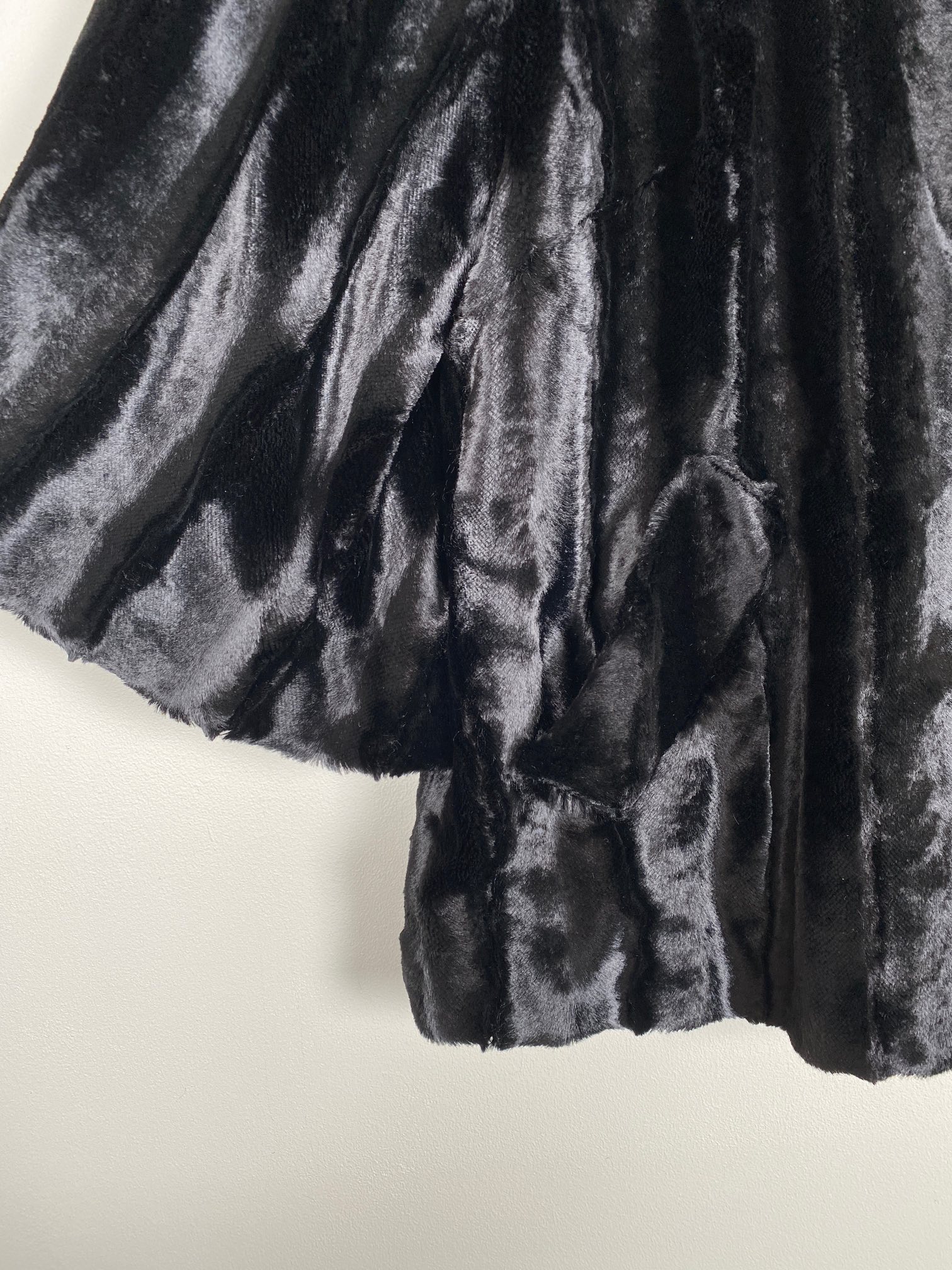 sort minkpels jakke str. M <br/> kortklippet - Billede 2