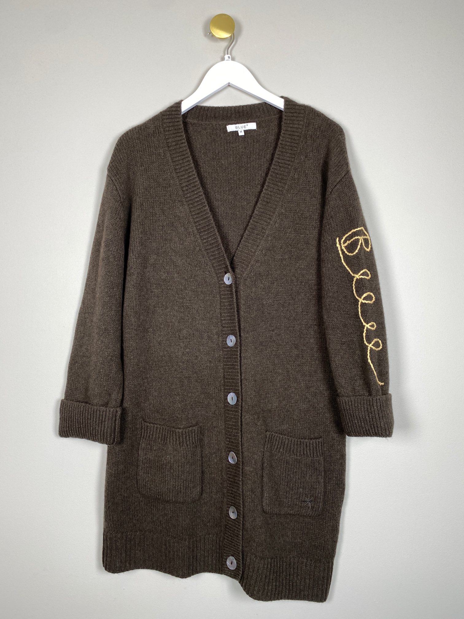 Blue str. M <br/> lang brun cardigan