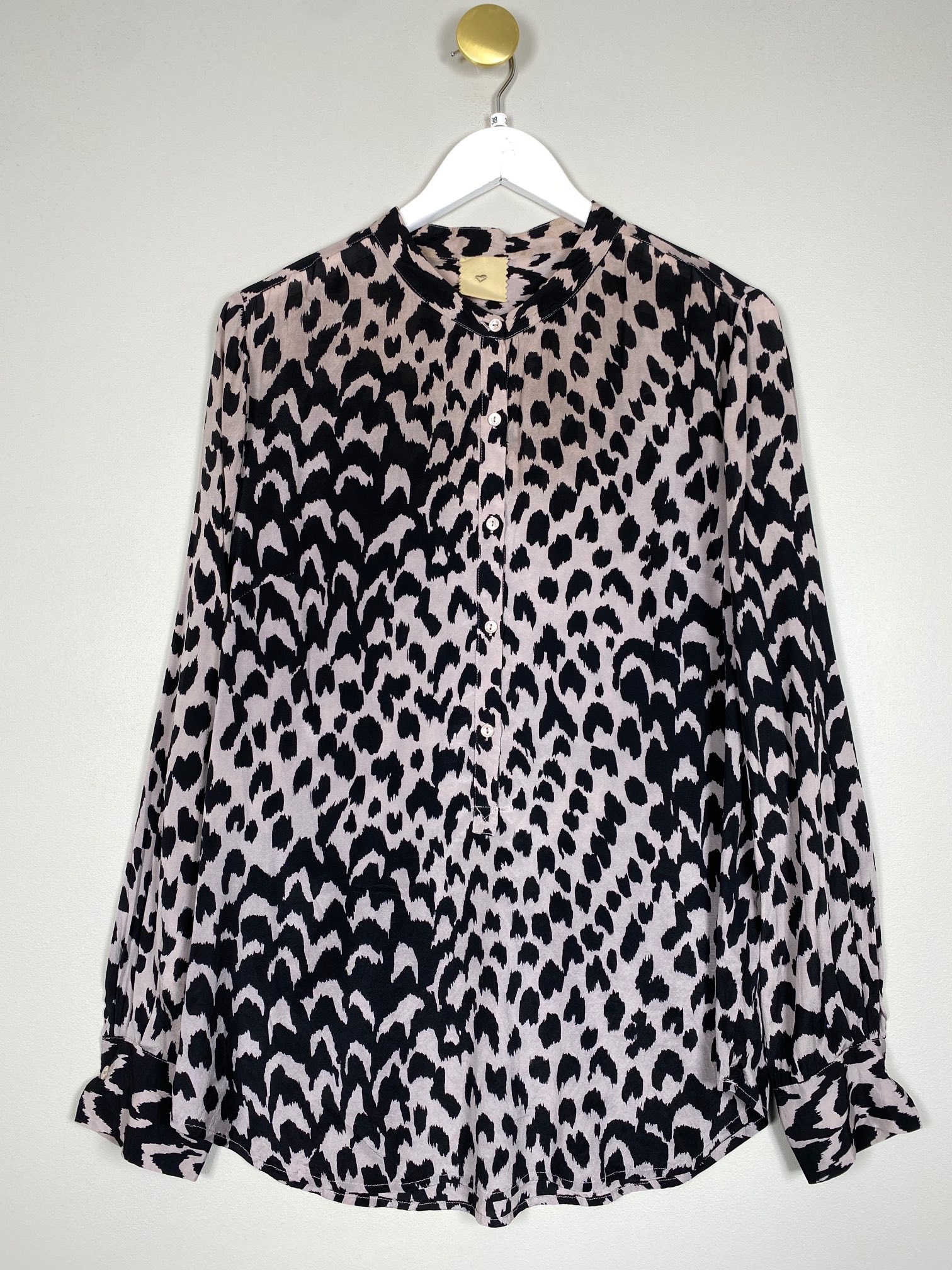 Heartmade str. 38 <br/> mønstret bluse