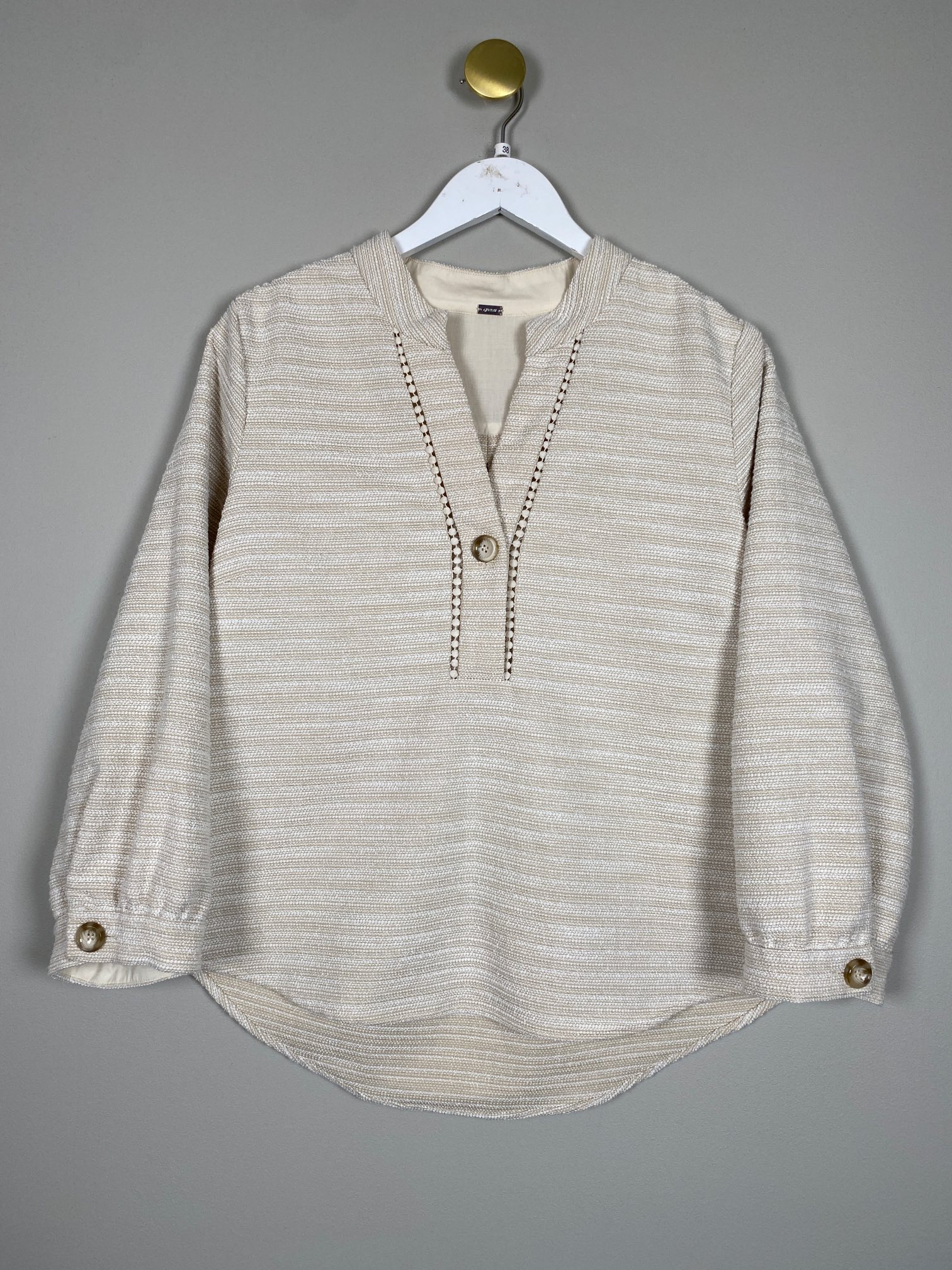 Gustav str. 38 <br/> lys bluse