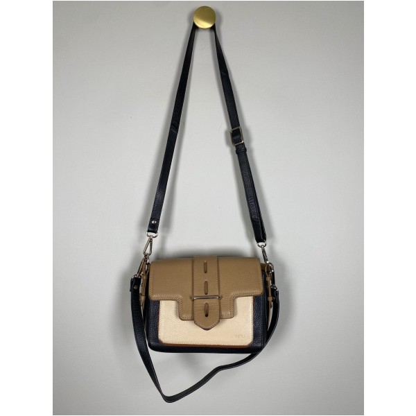 Hera skuldertaske med 3 store rum