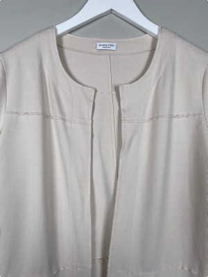 Margittes str. 38 <br/> beige cardigan