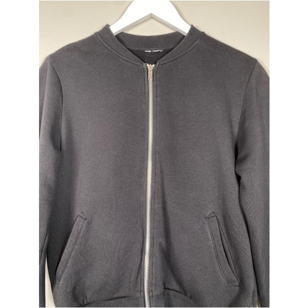 Sort sweatshirt str. S <br/b> med lynlås og lommer - Billede 2
