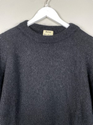 Acne Studios str. XS <br/b> tætstrikket sweater