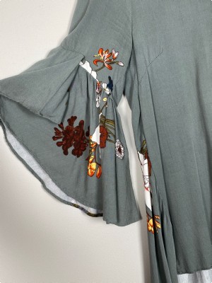 Soulmate str. M <br/> blomstret bluse