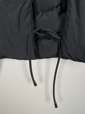 Moncler jakke i sort str. s/m