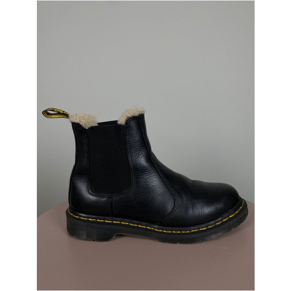 Dr. Martens str. 40 <br/> sort støvlet med foer