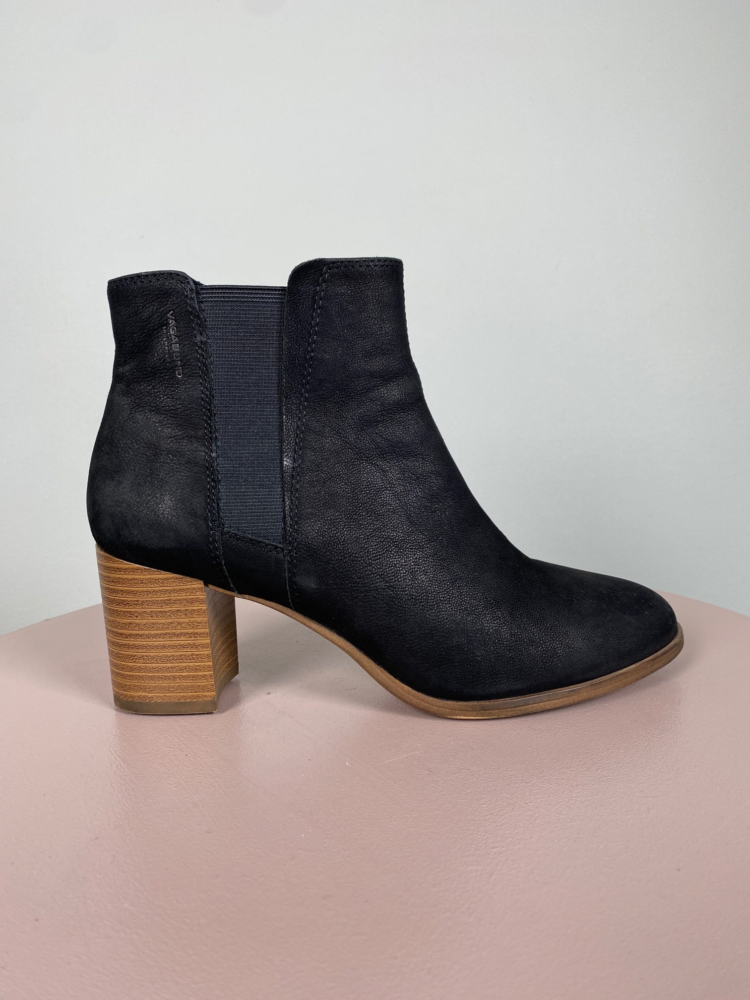 Vagabond str. 37 <br/> sorte støvletter