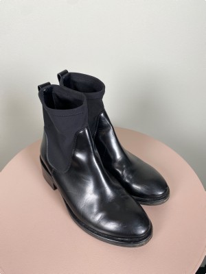Acne str. 36 <br/> sorte støvletter