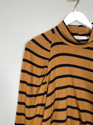 Gestuz str. M <br/> brun stribet bluse med puf ærmer