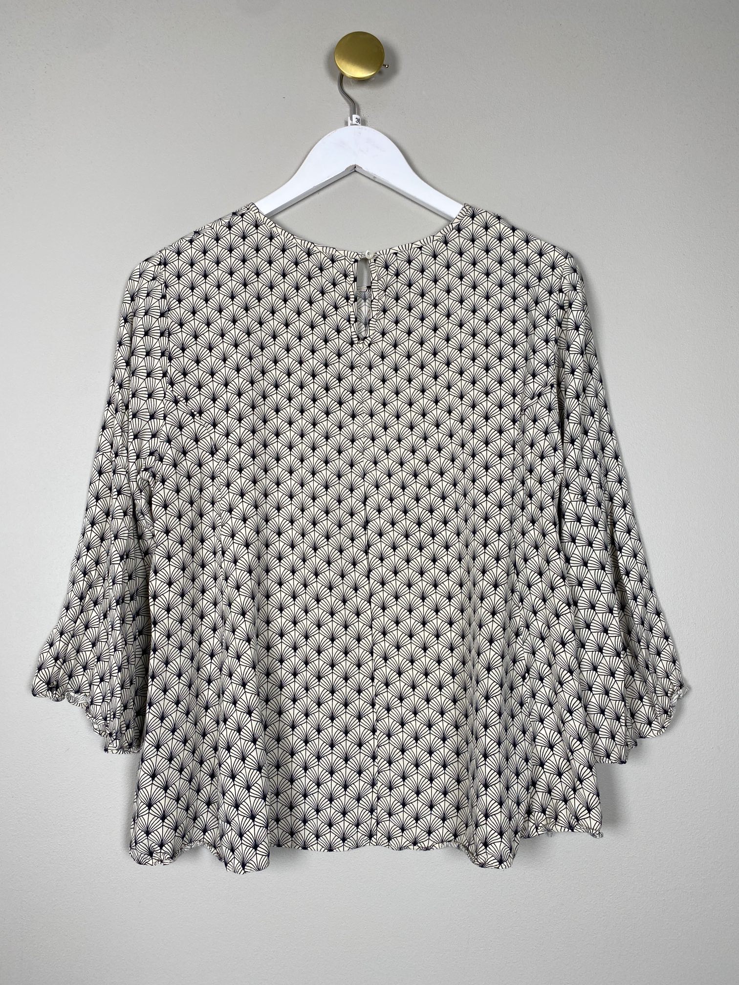 Part Two str. 36 <br/> hvid og sort mønstret bluse - Billede 4