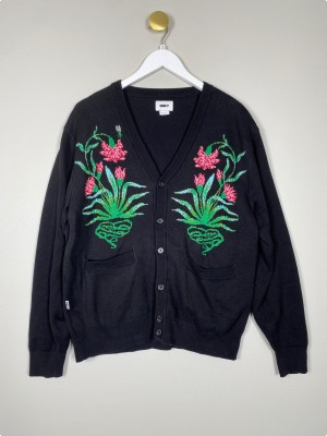 Obey str. M <br/> sort cardigan med blomster